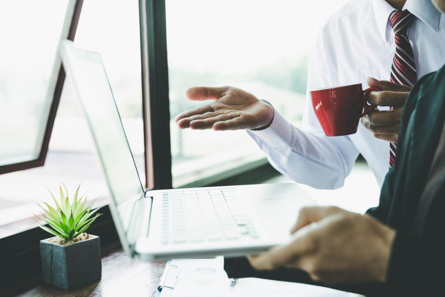 Erfahrene Lehrkräfte mit praktischer Fachkompetenz